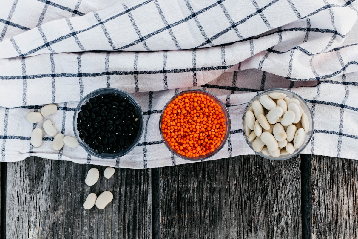 Legumi ricchi di fibre: lenticchie, ceci, fagioli neri e piselli